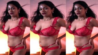 Tamil Hot Lavanya Manickam Actress Bikini Tease MMS